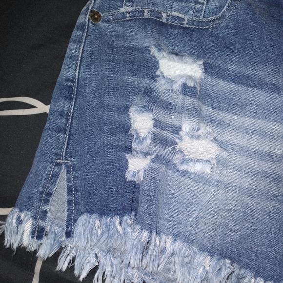 Distressed denim cut off shorts, size M - Picture 2 of 5